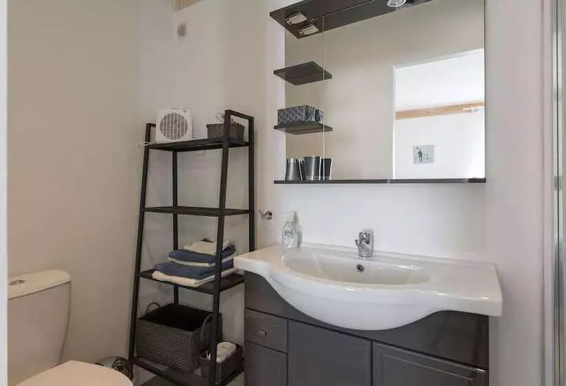 Aamiaismajoitus (B&B) Loucardalines