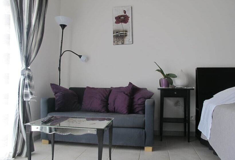 مبيت وإفطار Loucardalines