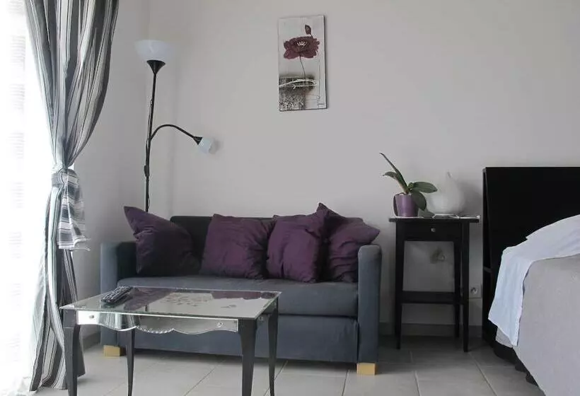 Aamiaismajoitus (B&B) Loucardalines