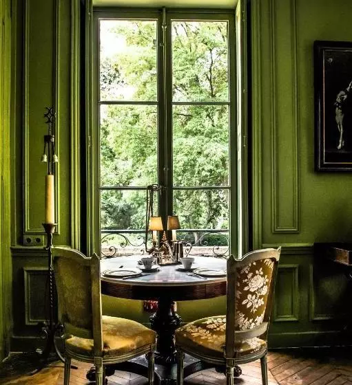 Aamiaismajoitus (B&B) Château De Picheny