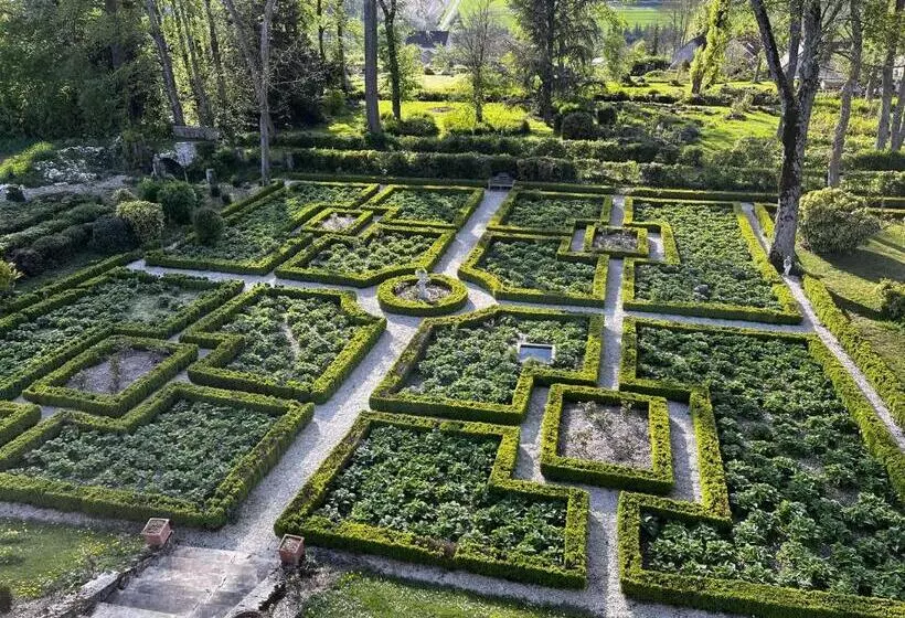 Aamiaismajoitus (B&B) Château De Picheny