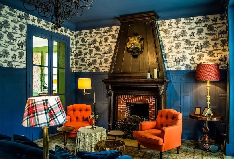 Aamiaismajoitus (B&B) Château De Picheny