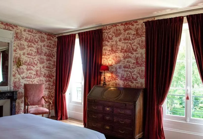 Aamiaismajoitus (B&B) Château De Picheny