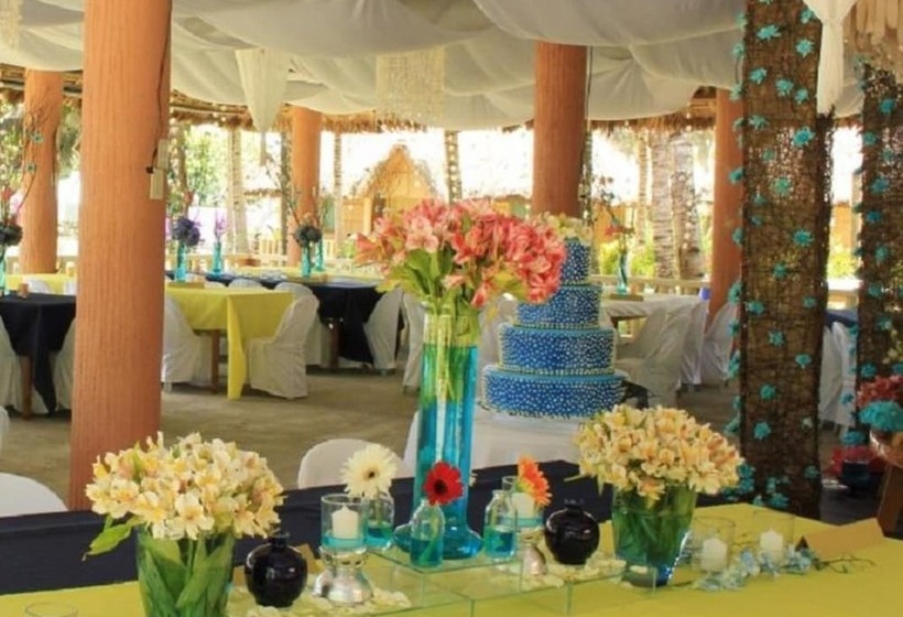 Hotel Amor Farm Beach Resort