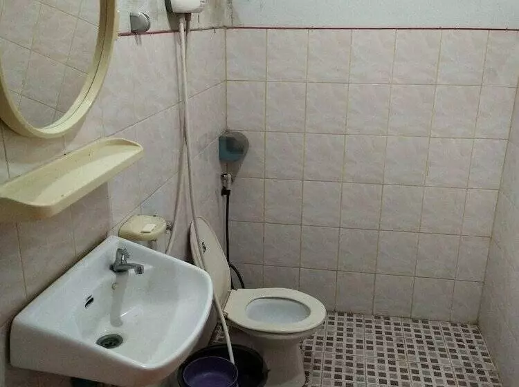 Hotelli First First Inn