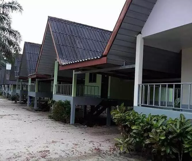 Hotelli Happy House Resort