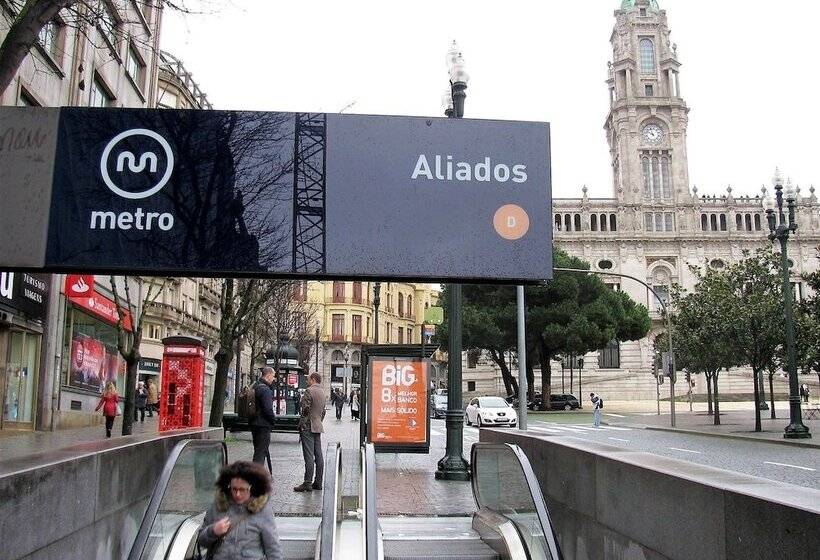 هتل Home @ Porto Clerigos Apartment