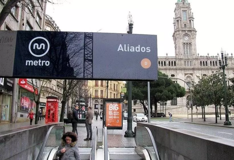 ホテル Home @ Porto Clerigos Apartment