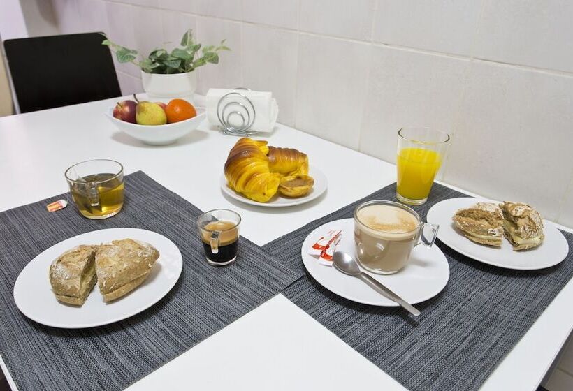 هتل Home @ Porto Clerigos Apartment