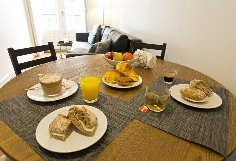 هتل Home @ Porto Clerigos Apartment