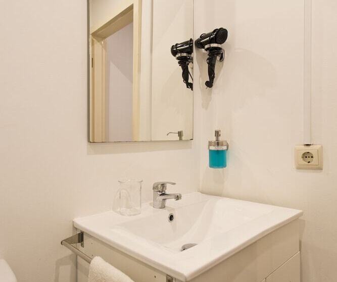 هتل Home @ Porto Clerigos Apartment