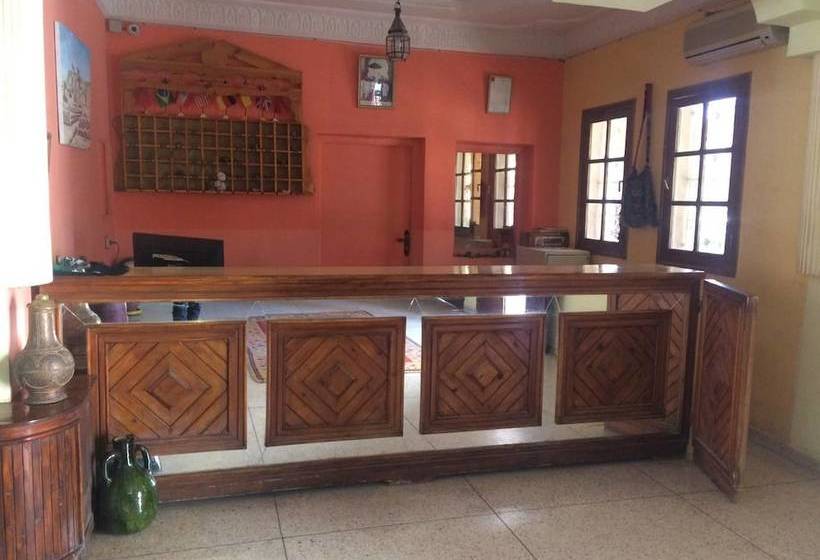 호텔 Hôtel Restaurant Mabrouka