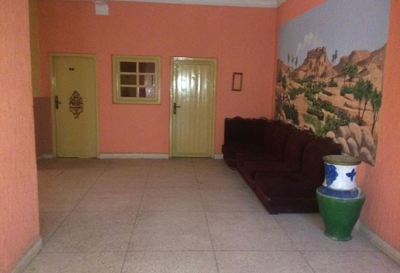 호텔 Hôtel Restaurant Mabrouka