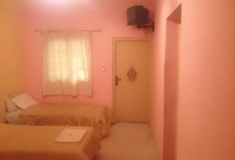 호텔 Hôtel Restaurant Mabrouka