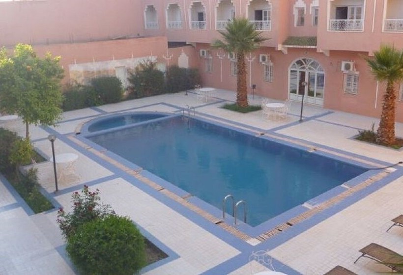 호텔 Hôtel Restaurant Mabrouka