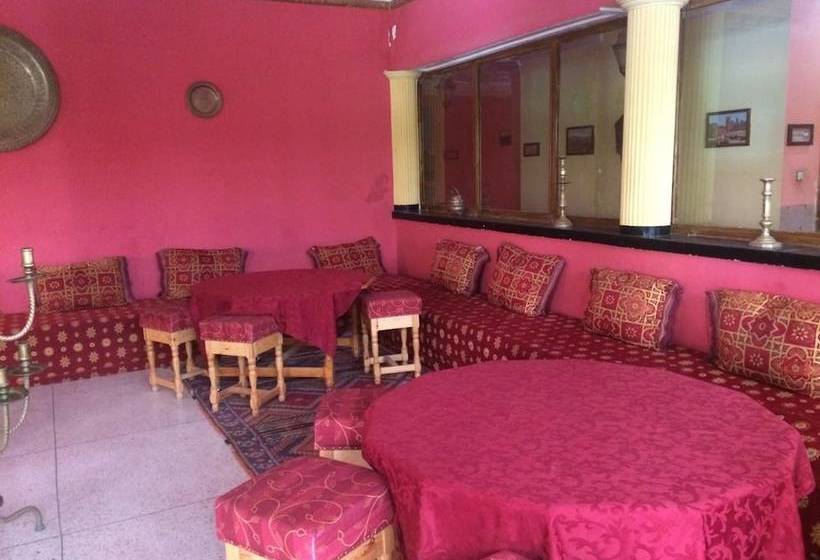 호텔 Hôtel Restaurant Mabrouka