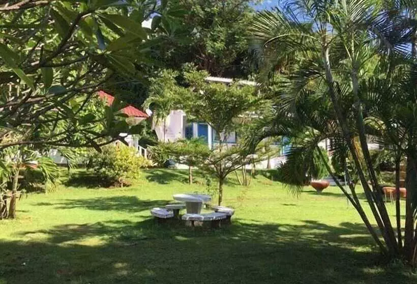 Hotelli Mountain Beach Resort