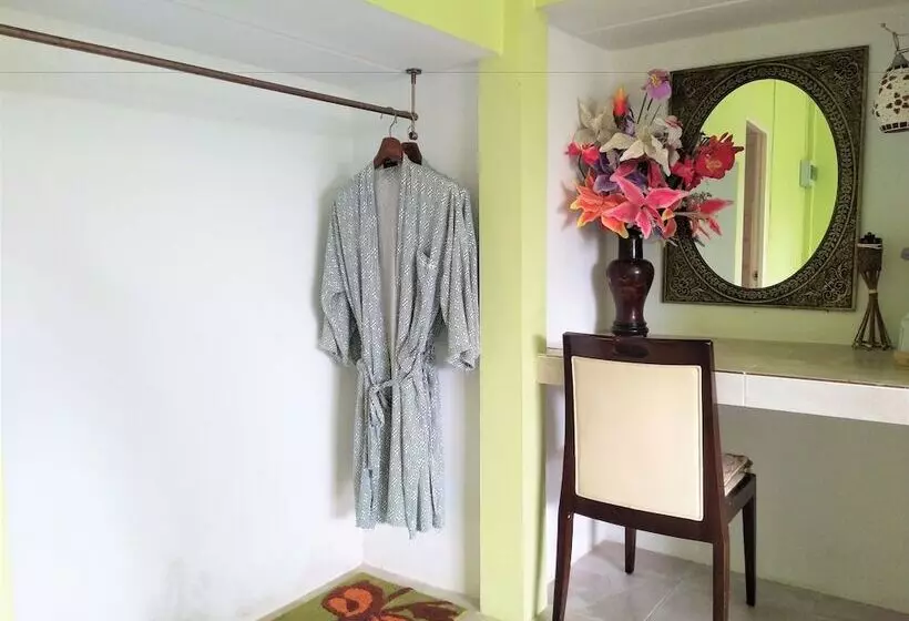 Hotelli Mountain Beach Resort