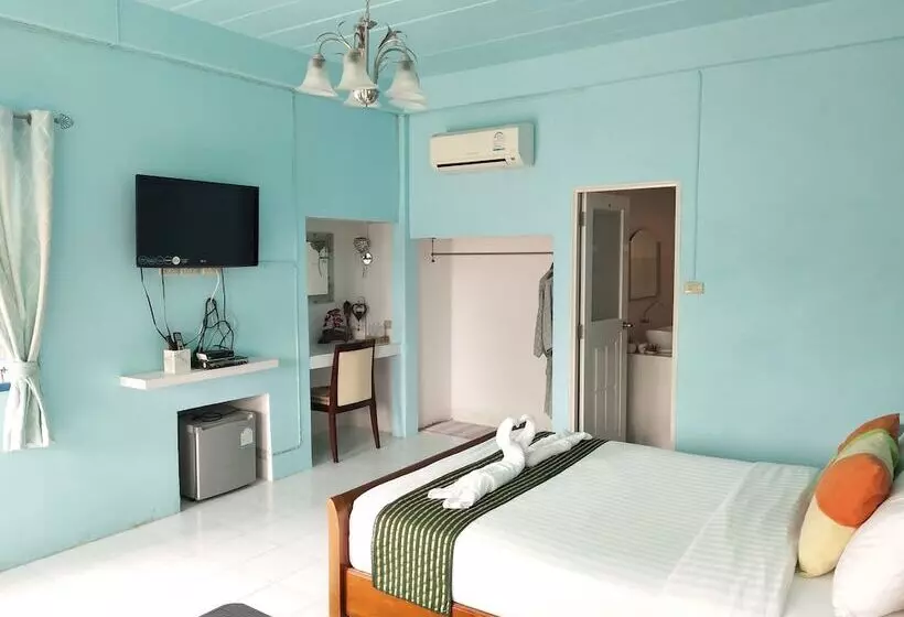 Hotelli Mountain Beach Resort