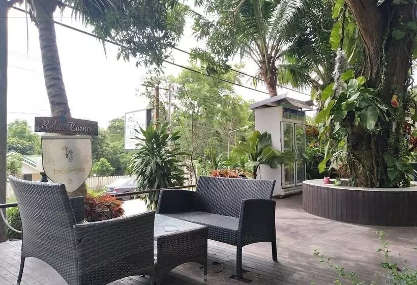 Hotelli Mountain Beach Resort