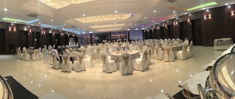 Hotel Nethmini Regency