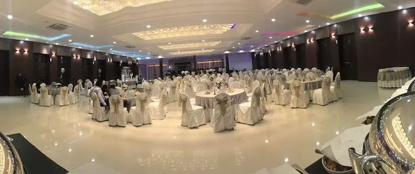 ホテル Nethmini Regency