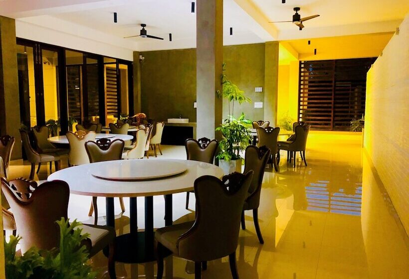 Hotel Nethmini Regency