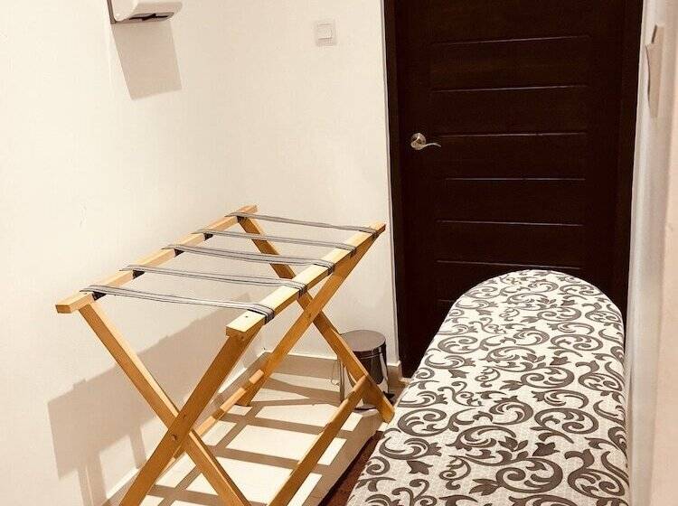 Hotel Nethmini Regency