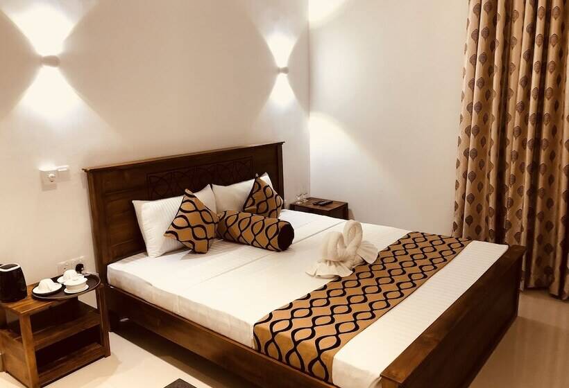 Hotel Nethmini Regency