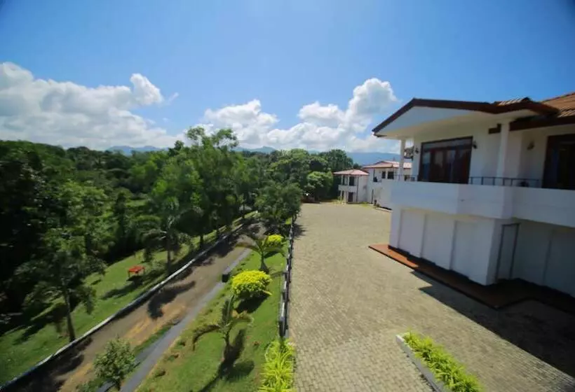 Hotelli Owinrich Resort