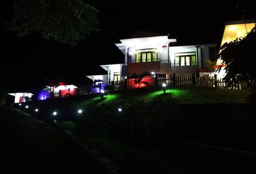 Hotelli Owinrich Resort