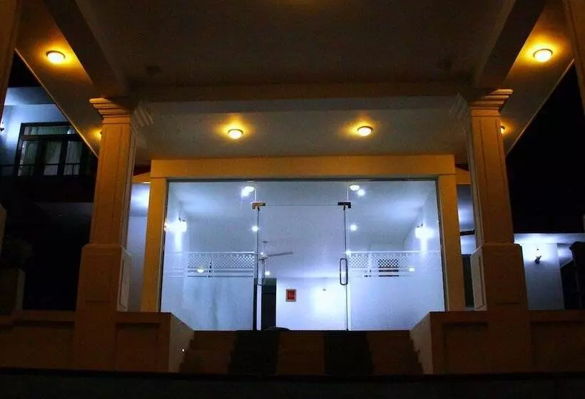 Hotelli Owinrich Resort