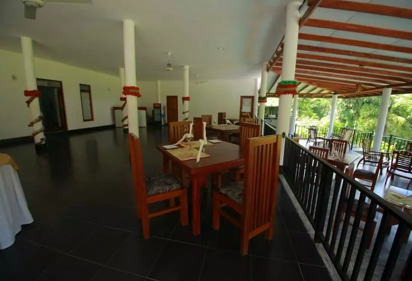 Hotelli Owinrich Resort