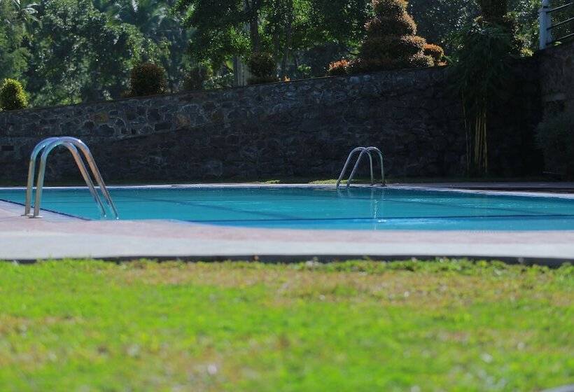 בית מלון כפרי Owinrich Resort