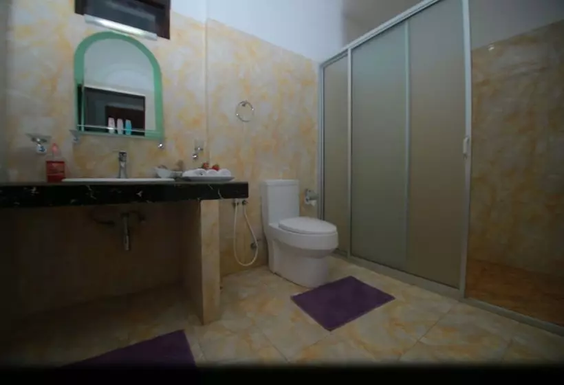 Hotelli Owinrich Resort