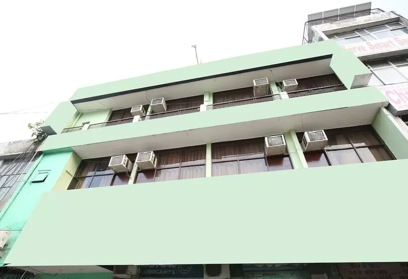 Hotelli Parvaaz Sas Nagar