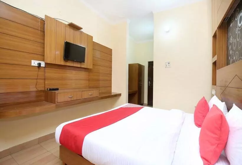 Hotelli Parvaaz Sas Nagar