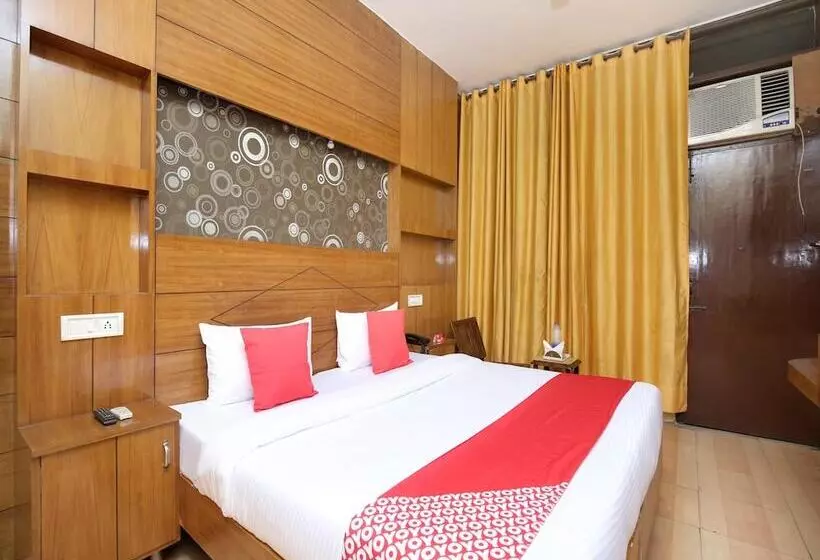Hotelli Parvaaz Sas Nagar