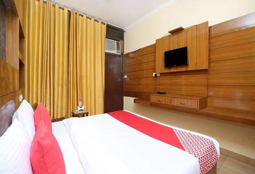 Hotelli Parvaaz Sas Nagar
