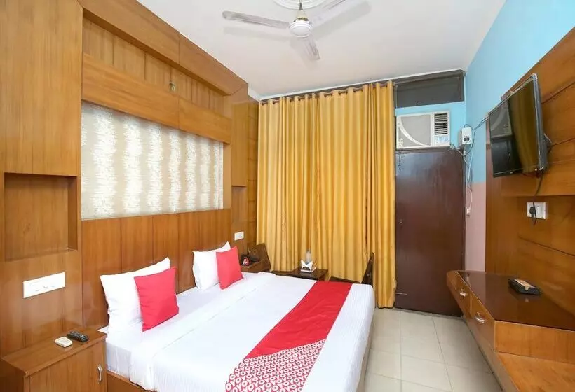 Hotelli Parvaaz Sas Nagar