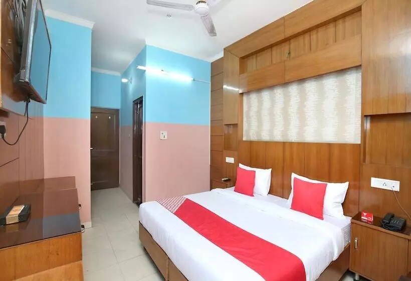 Hotelli Parvaaz Sas Nagar