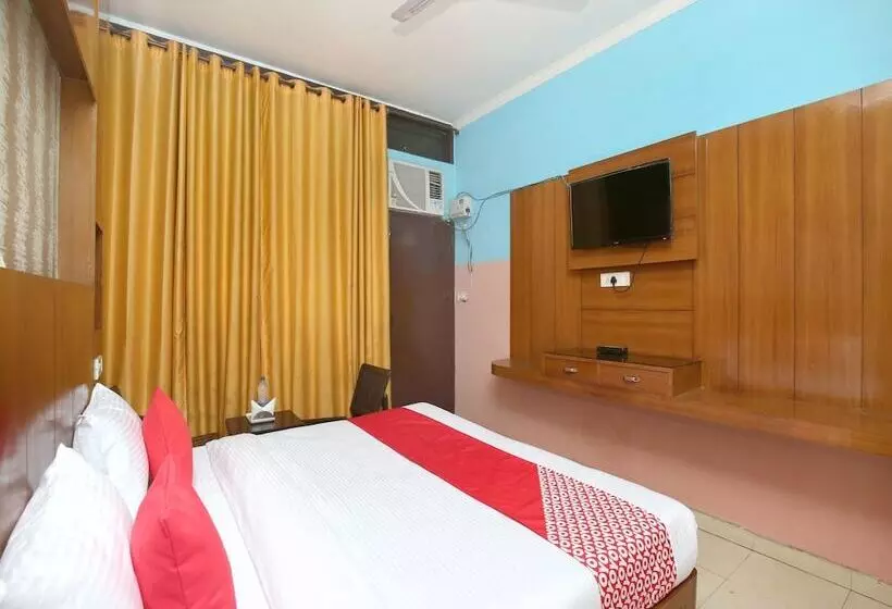 Hotelli Parvaaz Sas Nagar