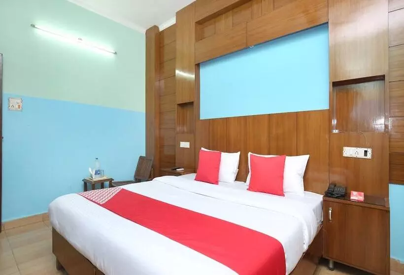 Hotelli Parvaaz Sas Nagar