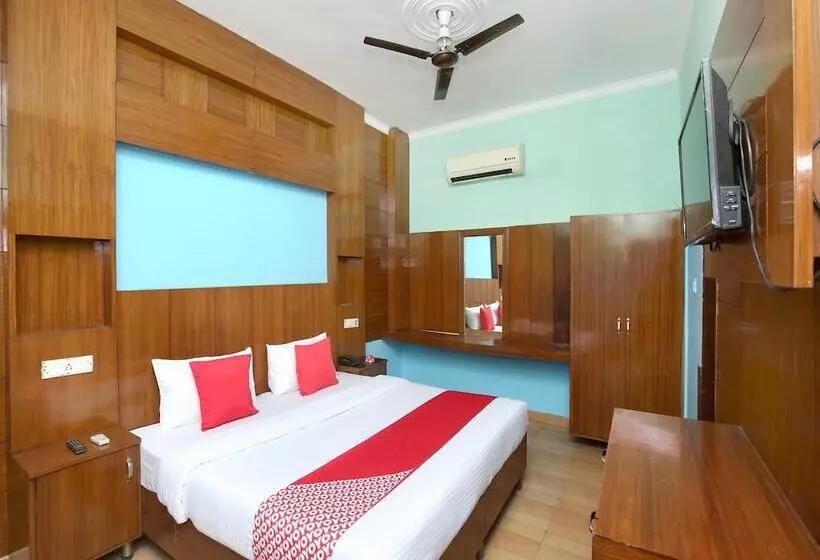 Hotelli Parvaaz Sas Nagar