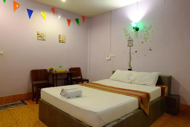 Hotelli Pruksa Riverside Resort