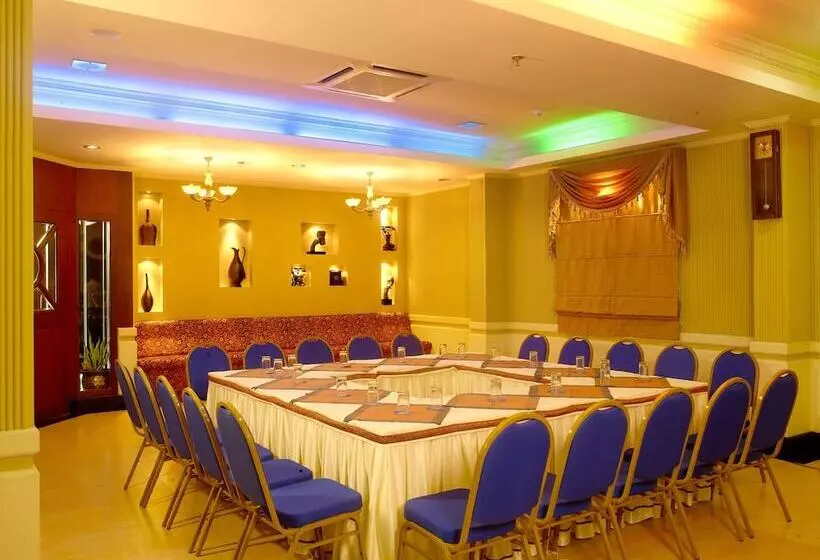 Hotelli Regant Lake Palace