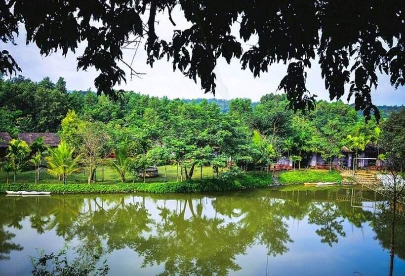 Hotel Regenta Resort Century