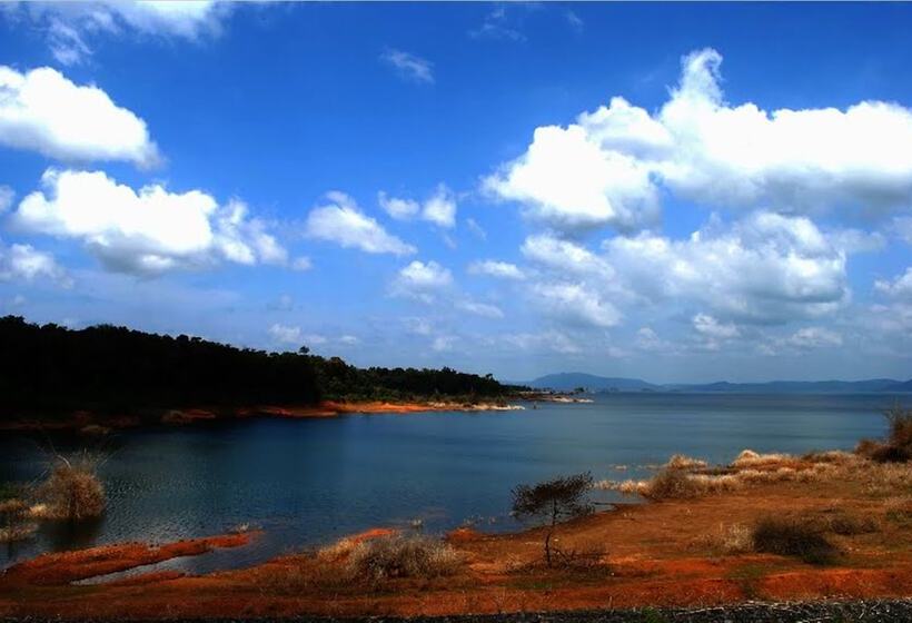 Hotel Regenta Resort Century