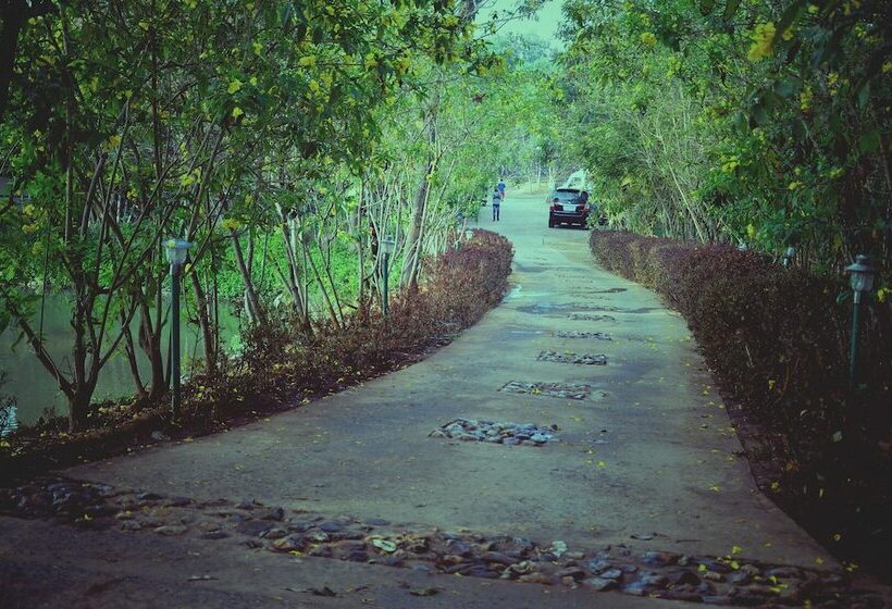 Hotel Regenta Resort Century