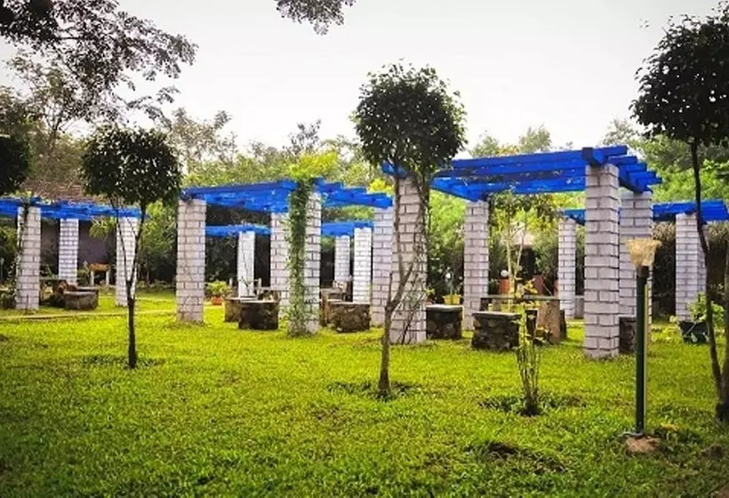 Hotelli Regenta Resort Century